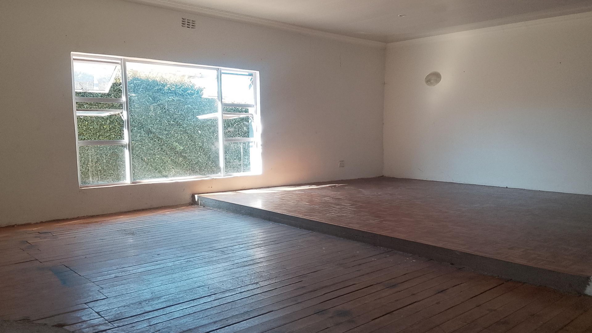Lounges - 38 square meters of property in Westdene (JHB)