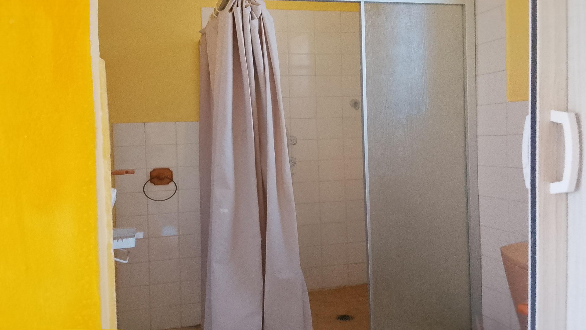 Main Bedroom - 16 square meters of property in Westdene (JHB)