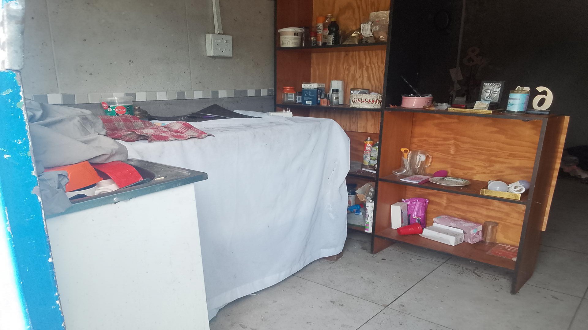 Flatlet - 27 square meters of property in Westdene (JHB)