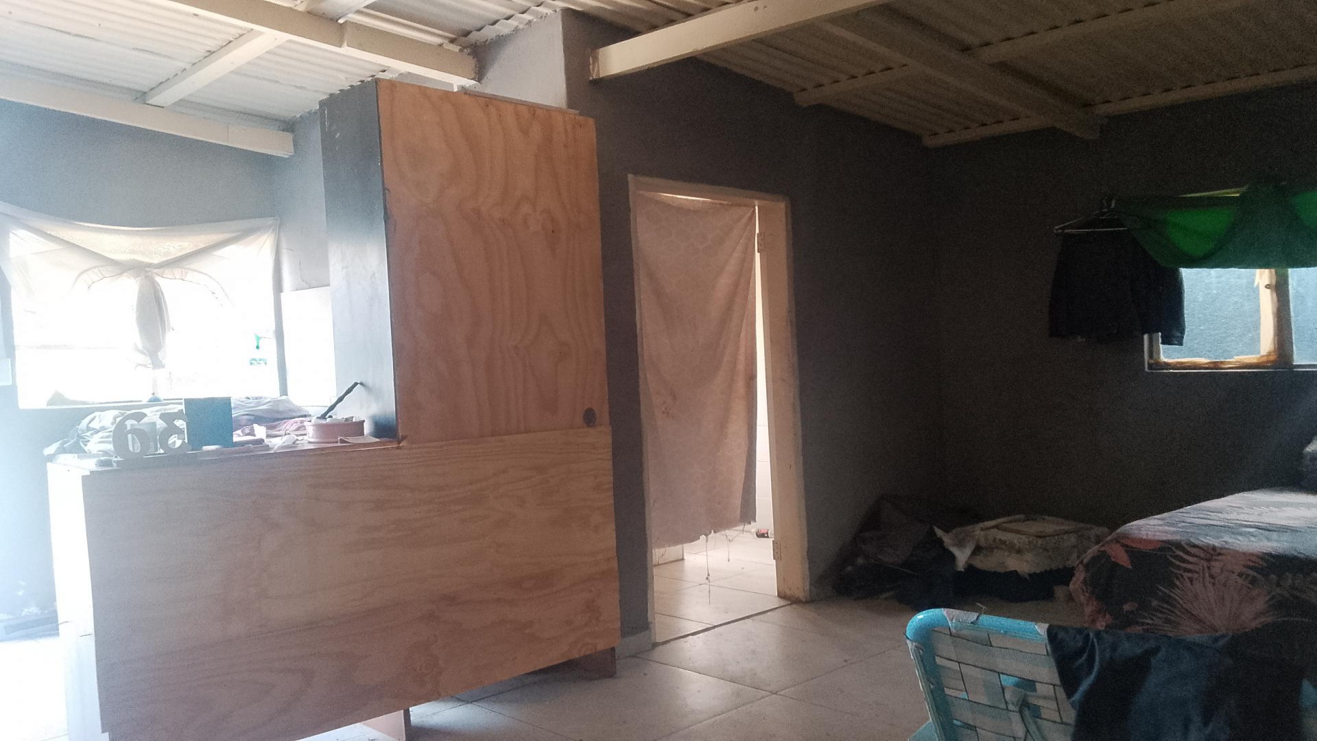 Flatlet - 27 square meters of property in Westdene (JHB)