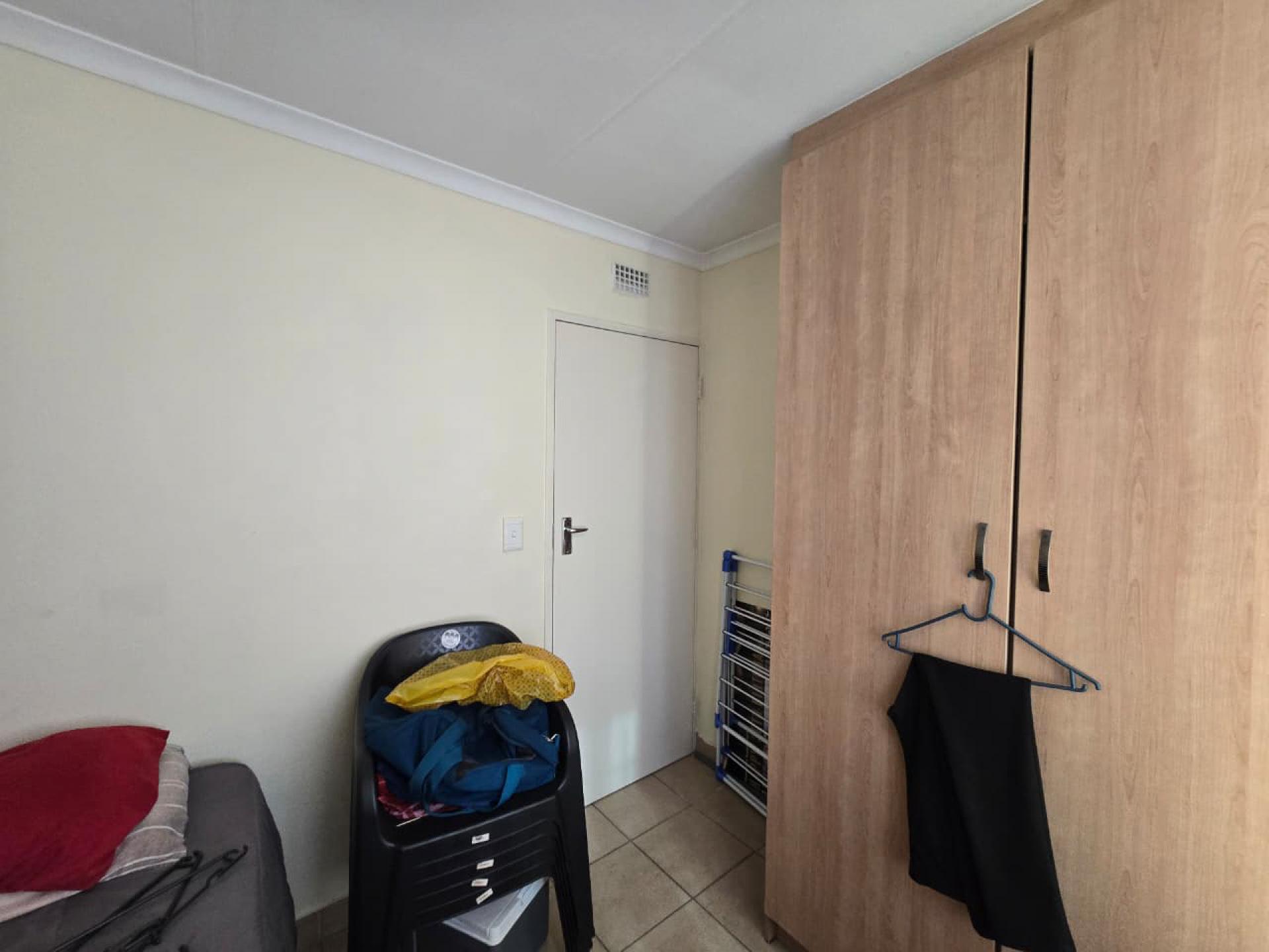  of property in Olievenhoutbos