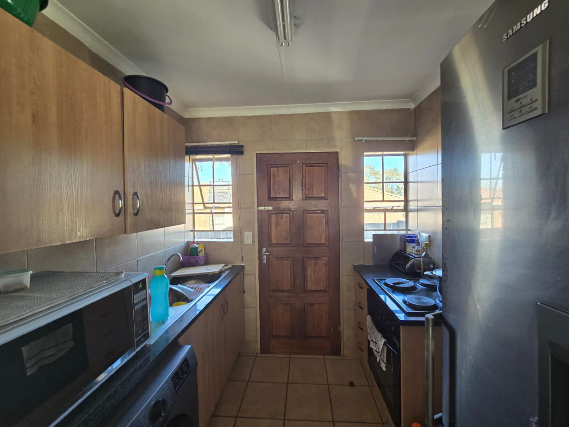  of property in Olievenhoutbos