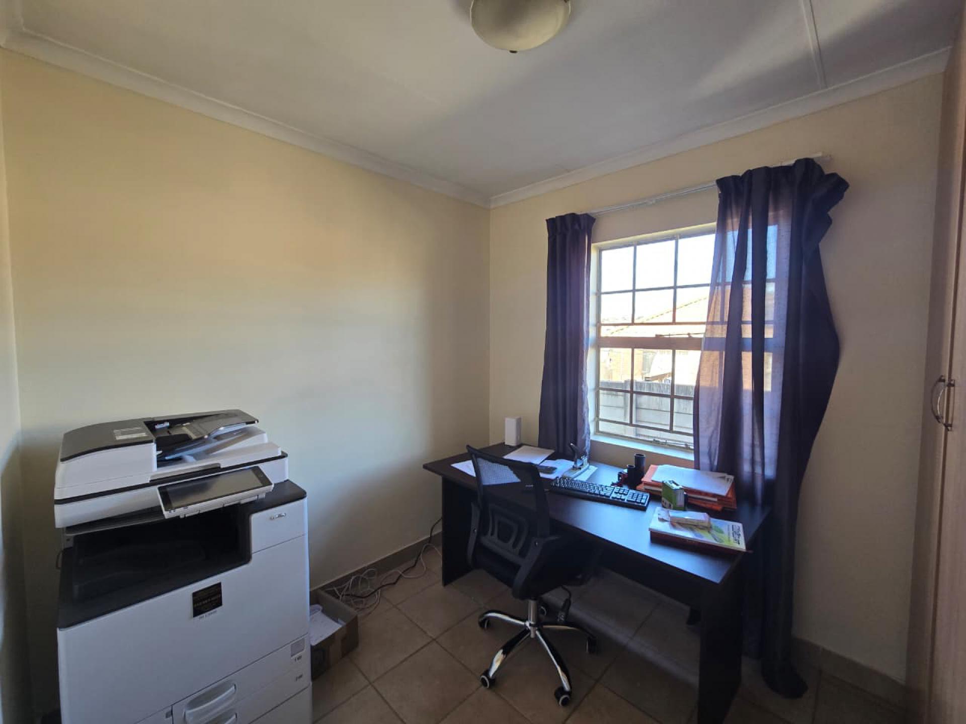  of property in Olievenhoutbos