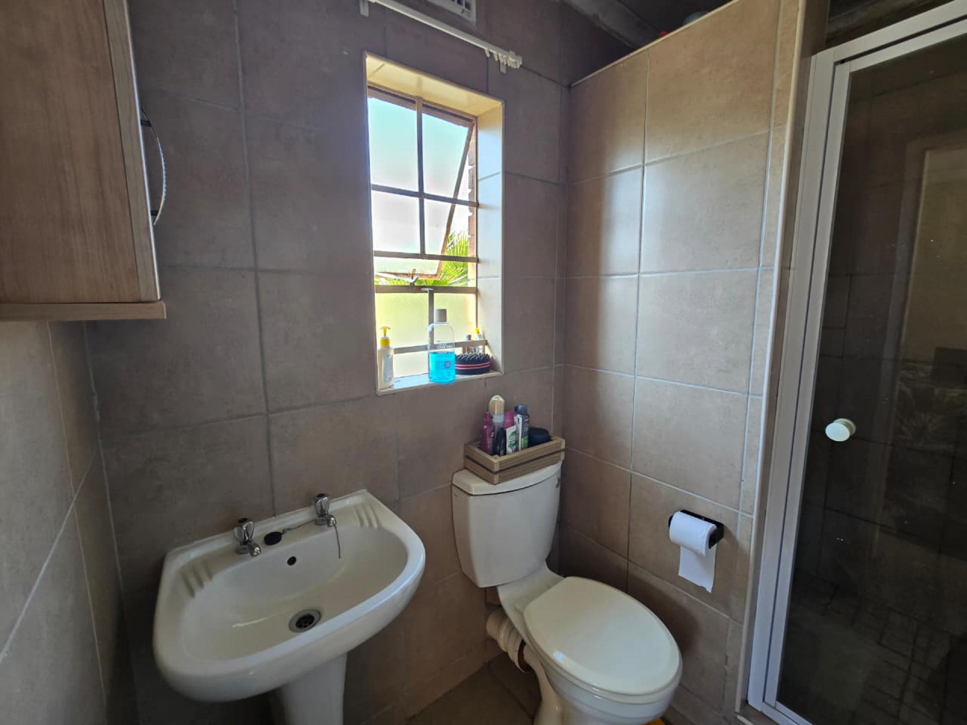  of property in Olievenhoutbos