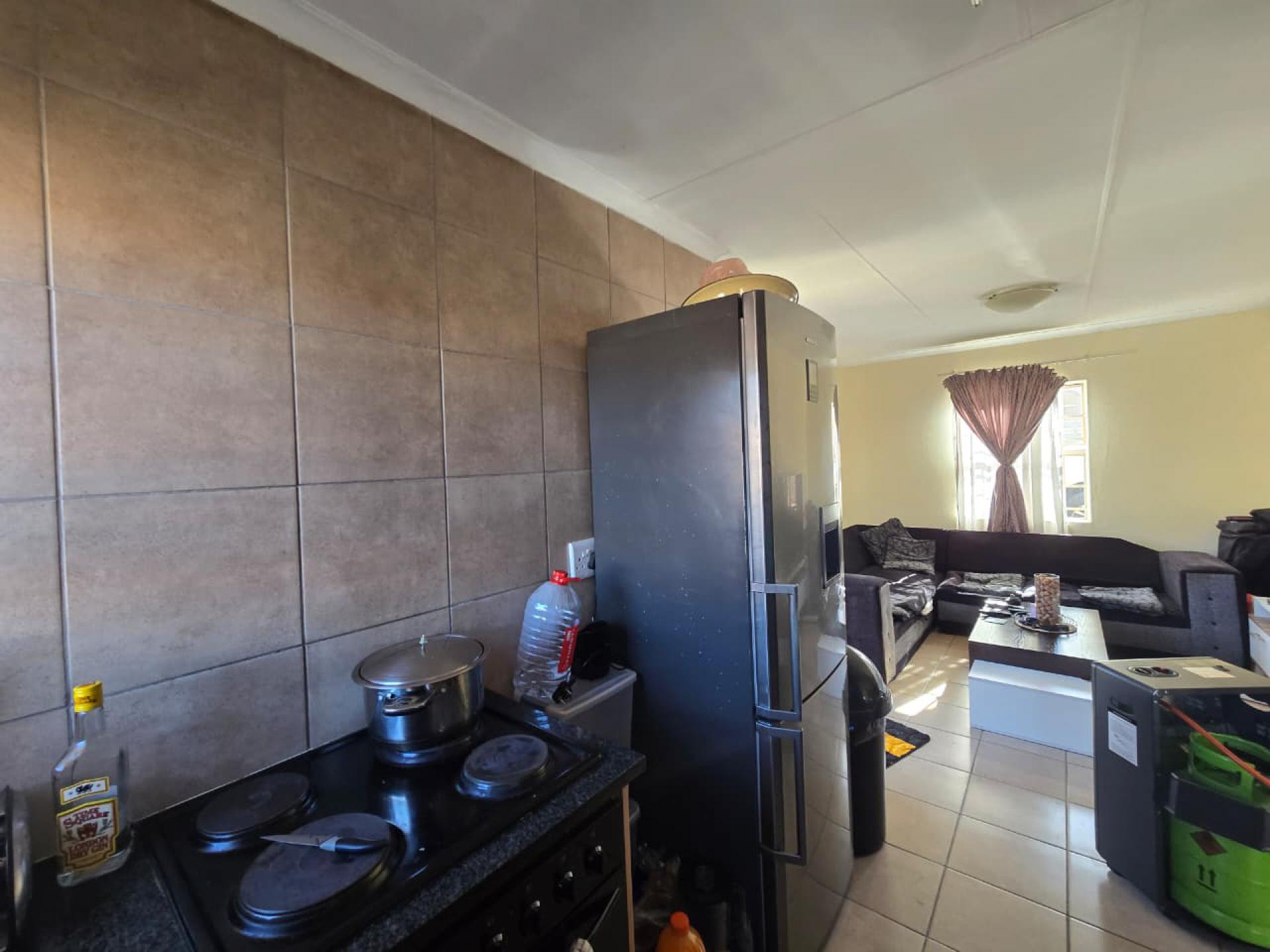  of property in Olievenhoutbos