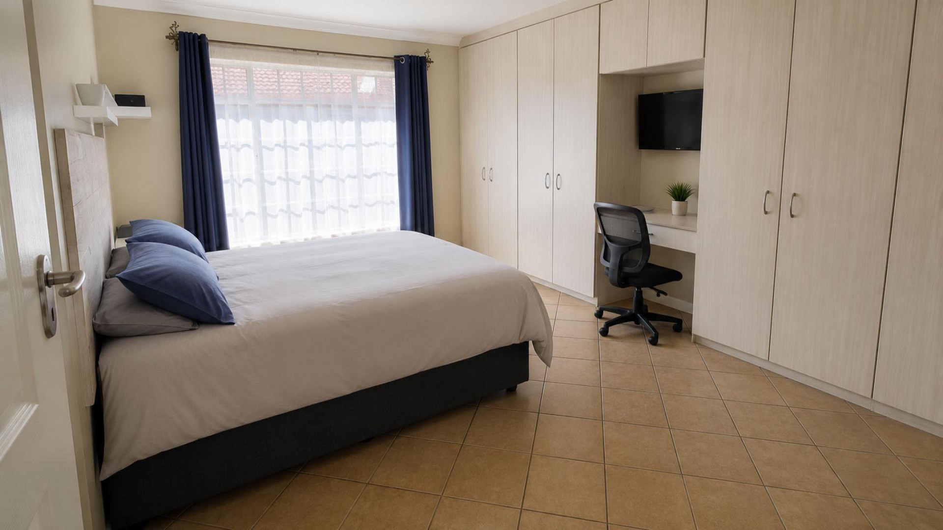 Bed Room 1 of property in Riversdale