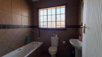 Bathroom 1 - 5 square meters of property in Riversdale