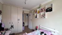 Bed Room 1 - 17 square meters of property in Riversdale