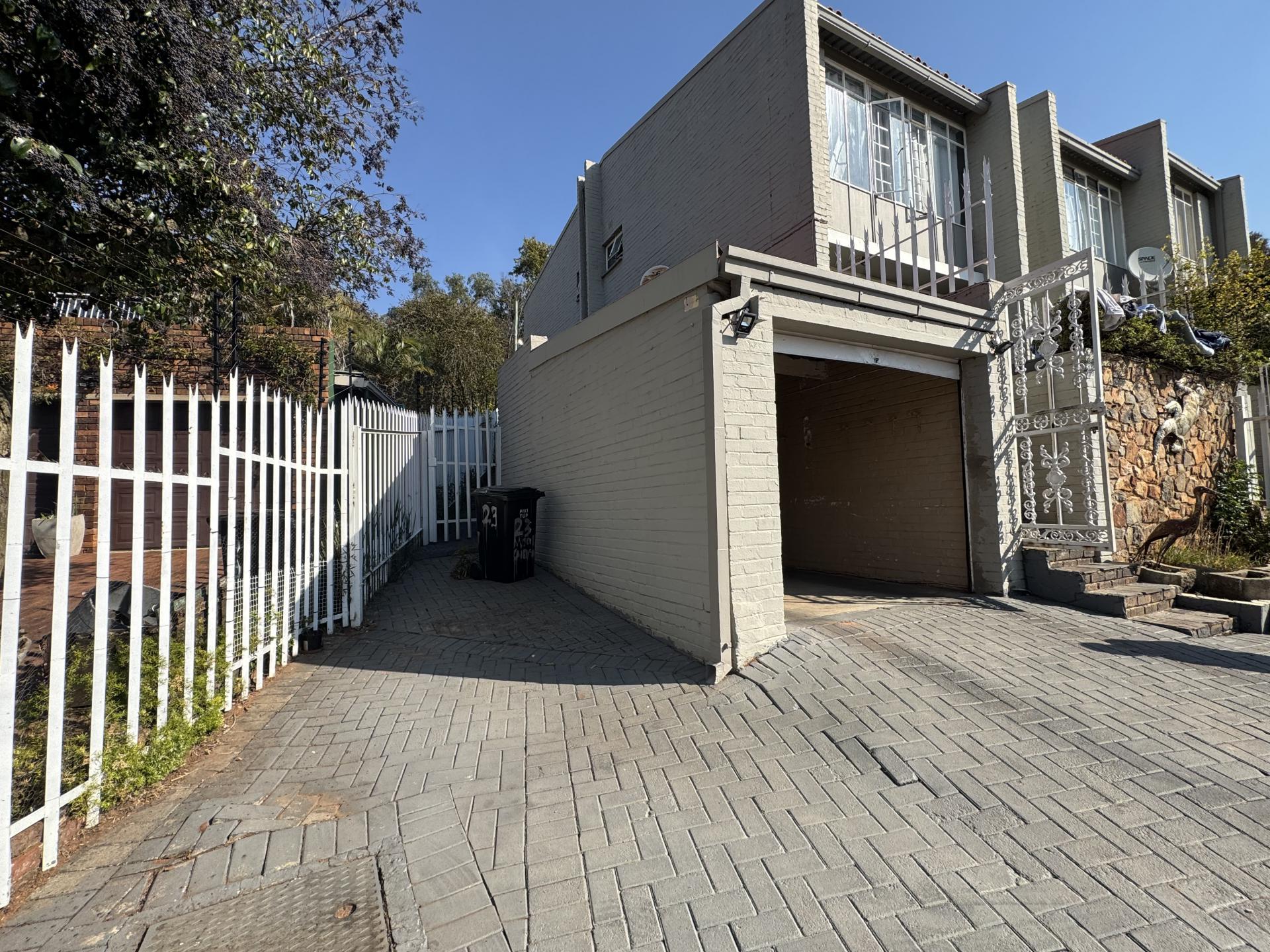  of property in Florida Hills