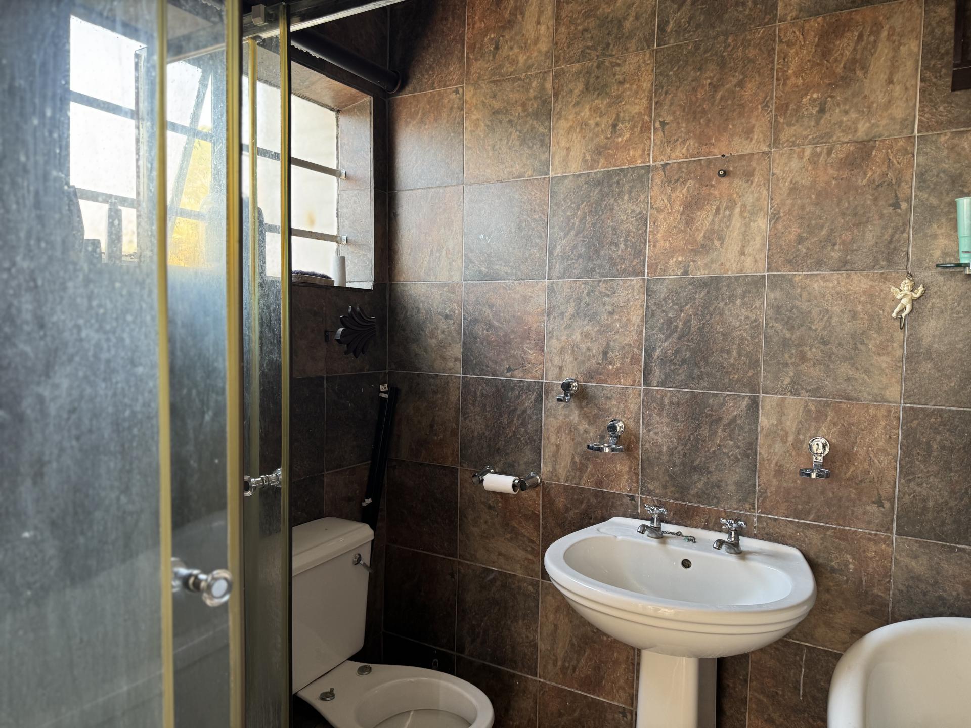  of property in Florida Hills