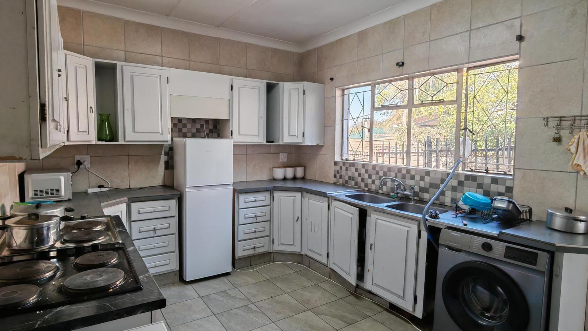 Kitchen of property in Scottsville PMB