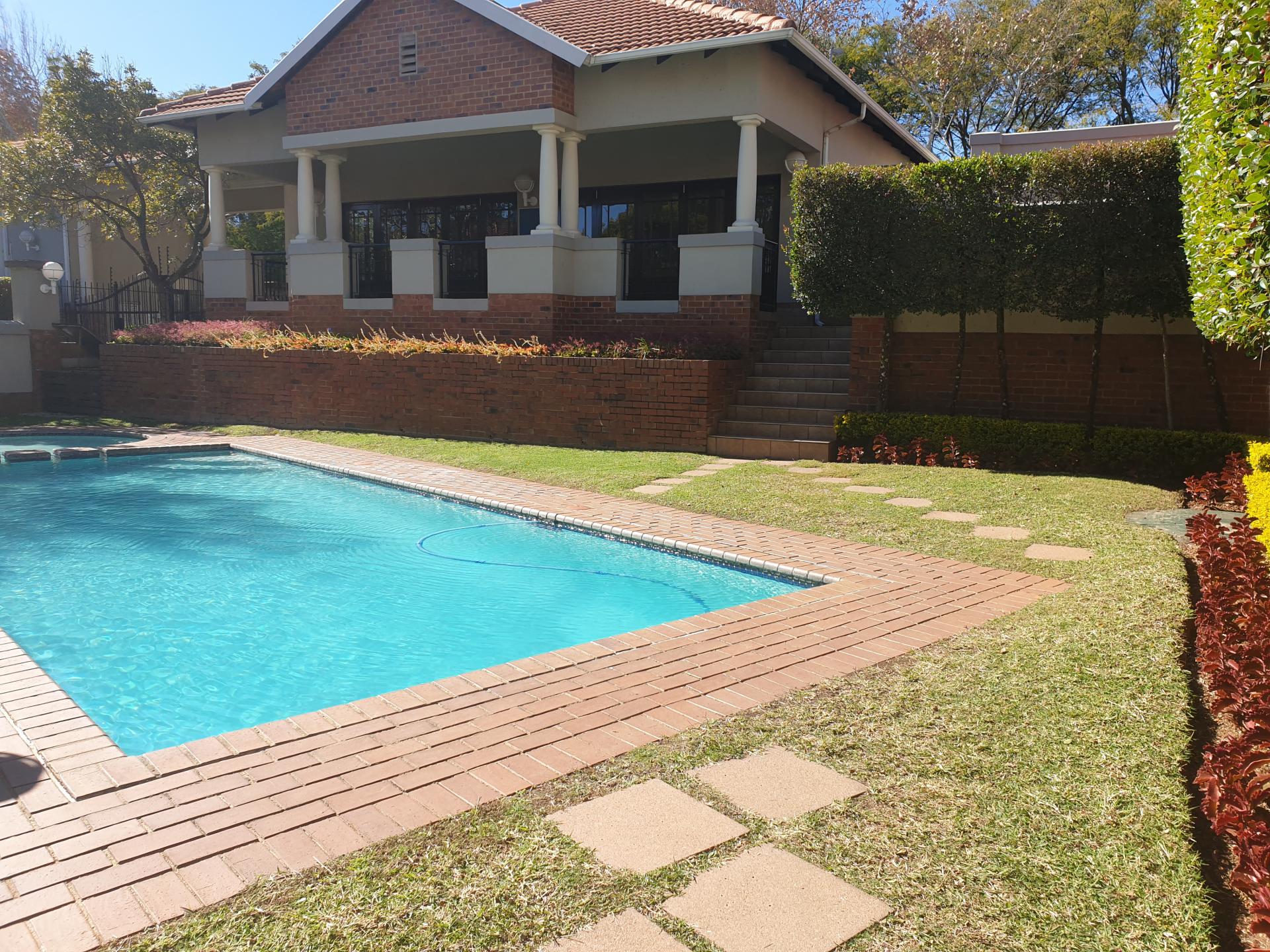  of property in Paulshof