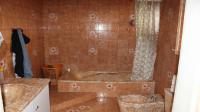 Bathroom 1 of property in Burlington Heights
