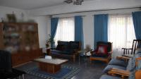 Lounges of property in Burlington Heights