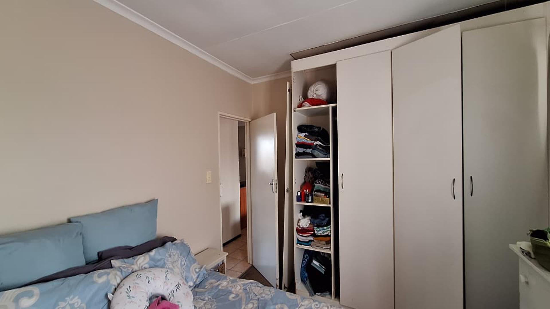 Bed Room 1 - 13 square meters of property in Rand Collieries Sh