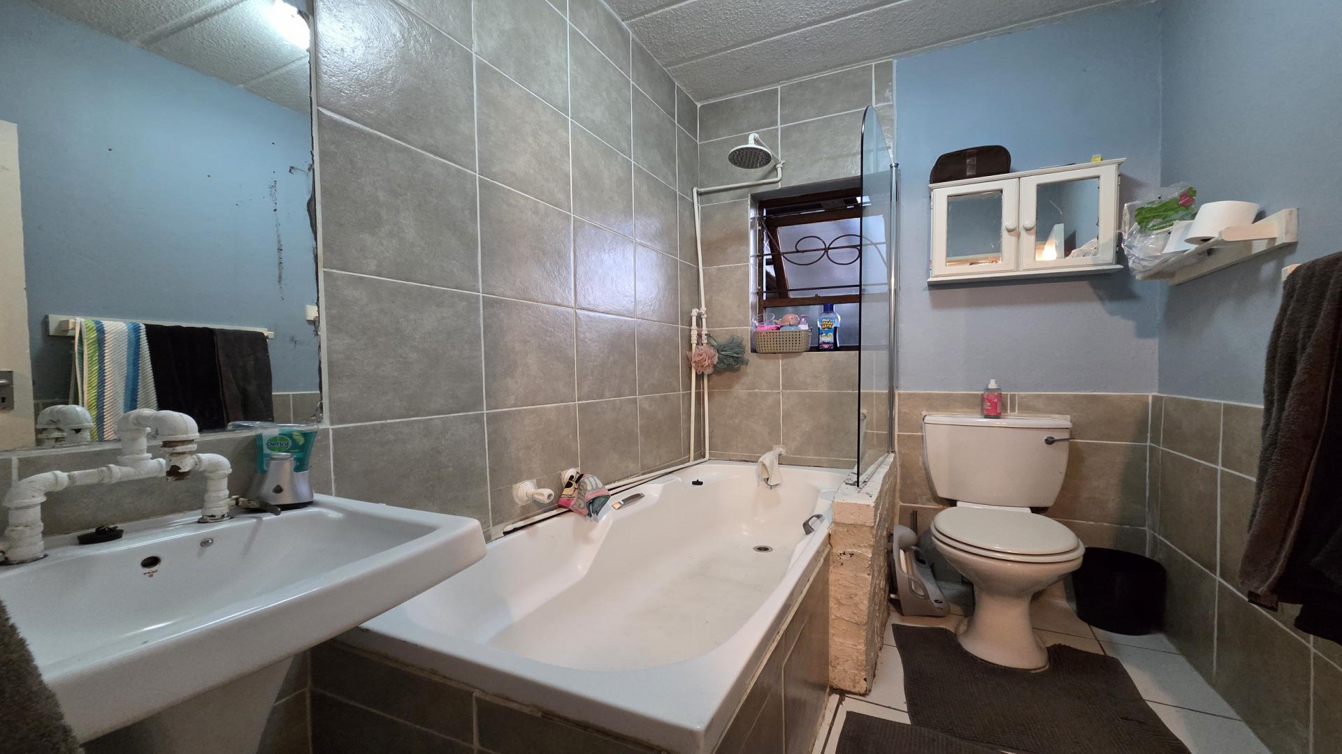Bathroom 1 of property in Jukskei Park