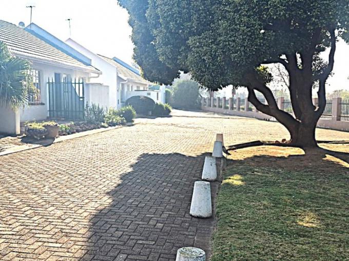 3 Bedroom Simplex for Sale For Sale in Bergsig - Heidelberg - MR718477