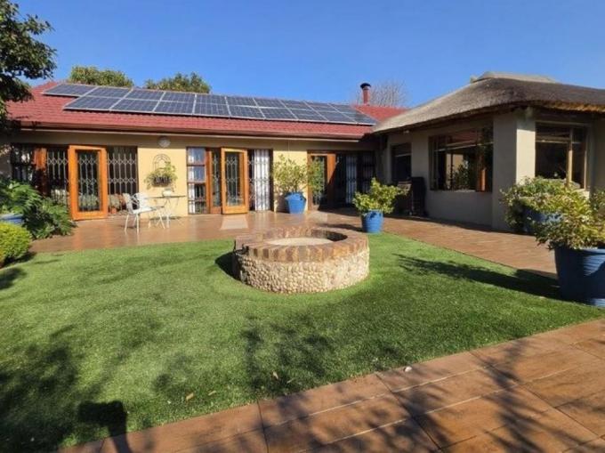 4 Bedroom House for Sale For Sale in Randhart - MR718496