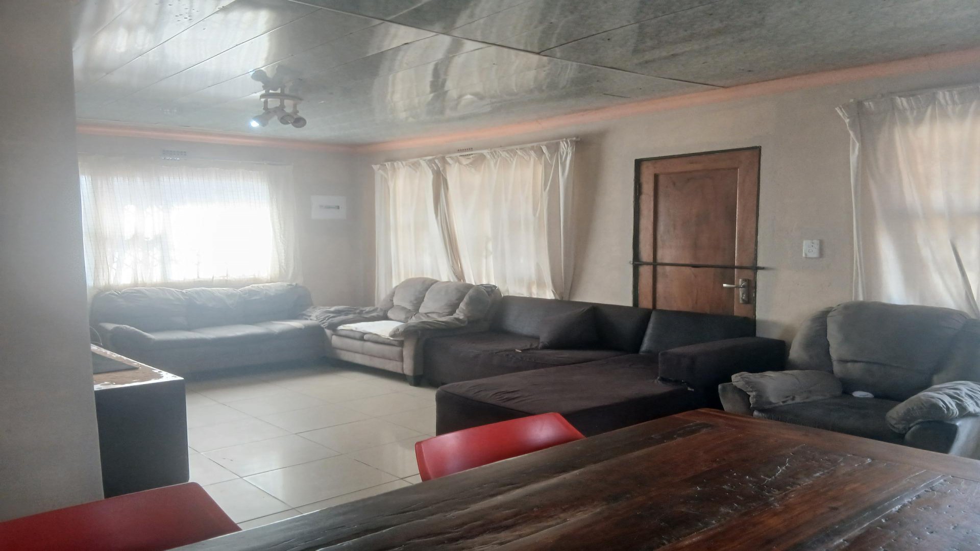 Lounges - 13 square meters of property in Bram Fischerville
