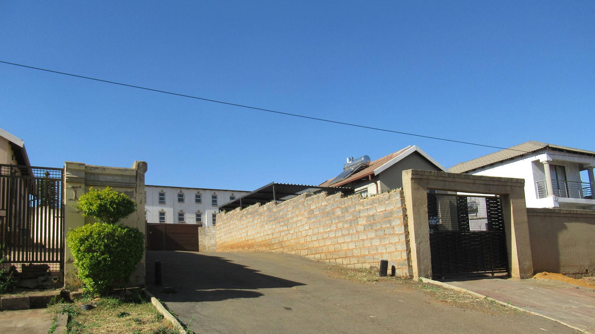 Front View of property in Devland