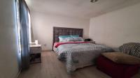 Bed Room 1 of property in Devland