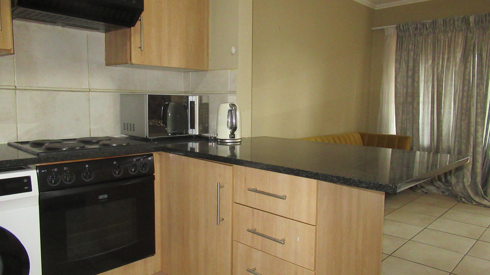 Kitchen - 7 square meters of property in Rivonia
