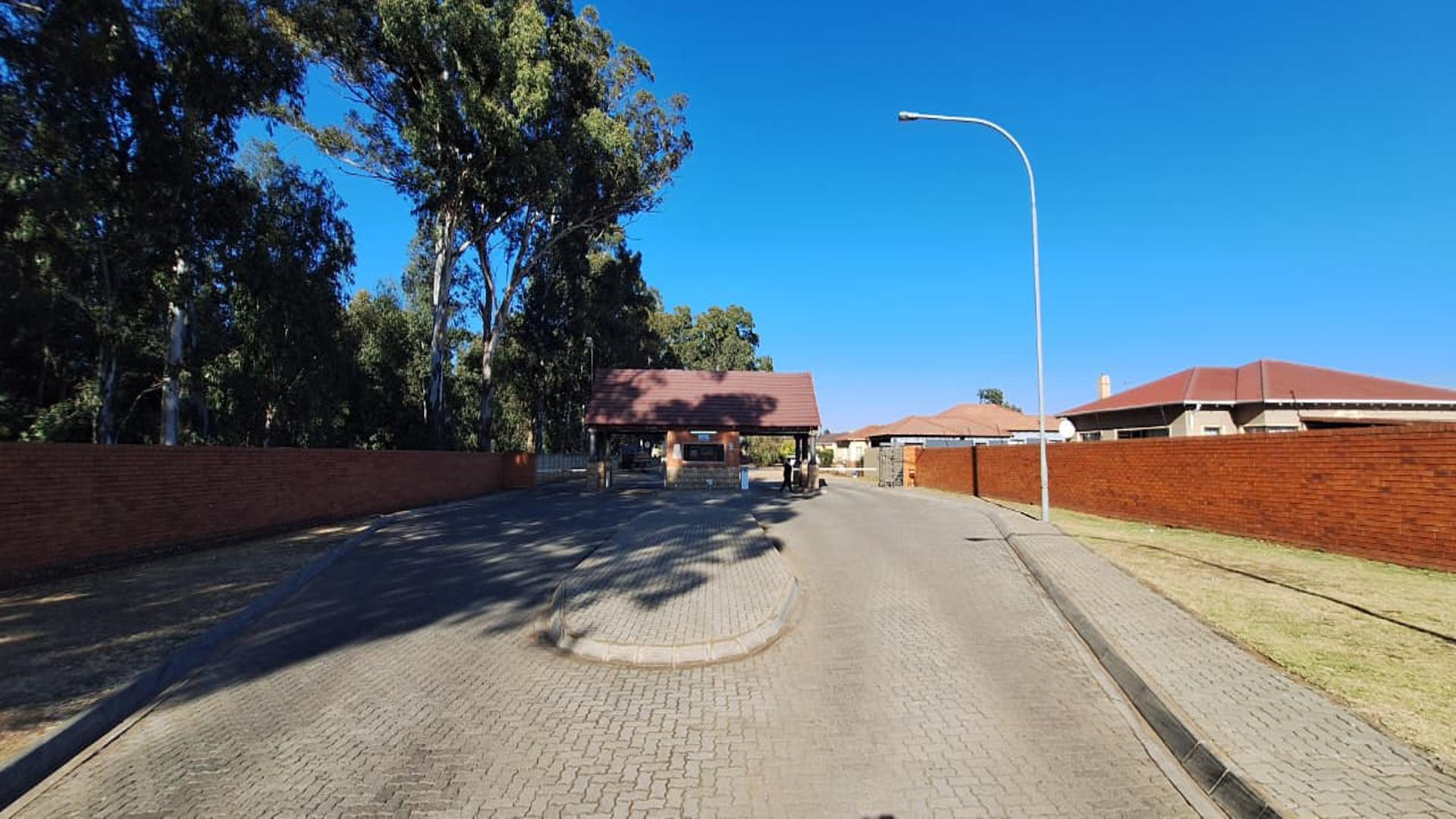 Front View of property in Strubenvale