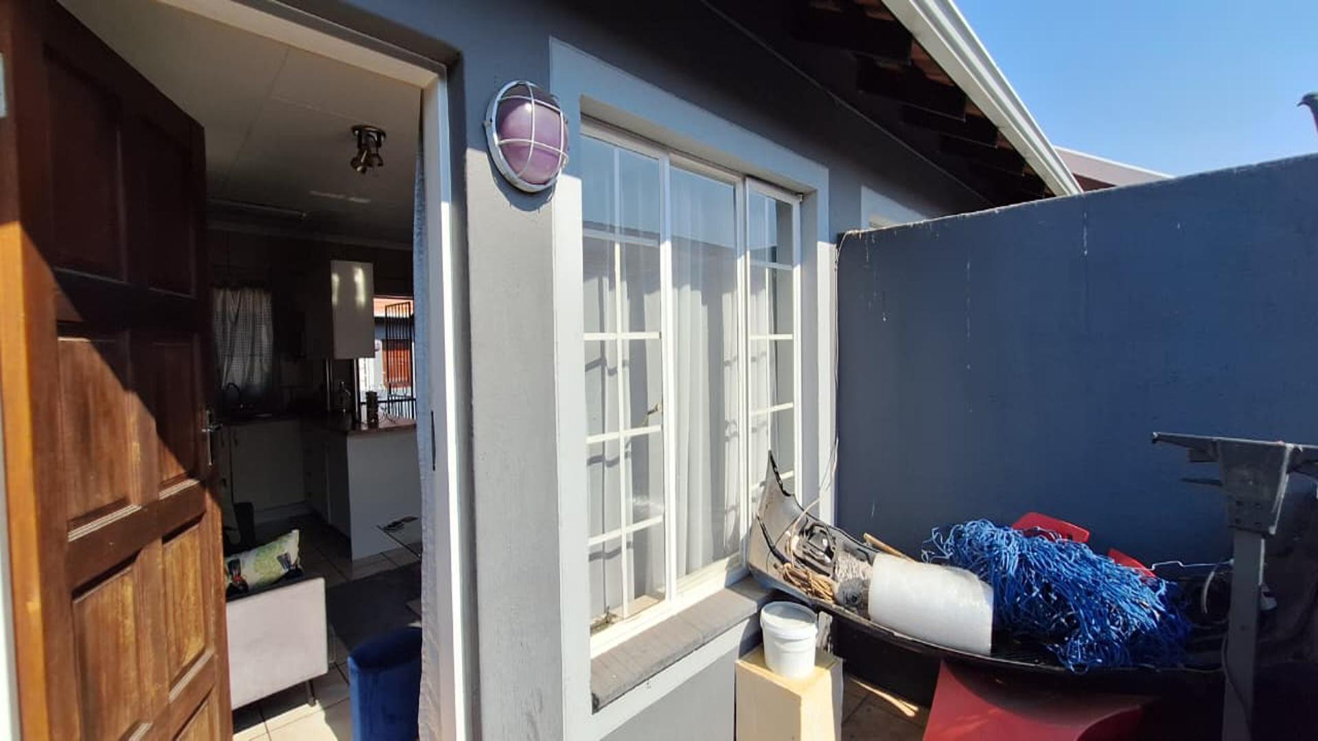 Balcony - 5 square meters of property in Comet