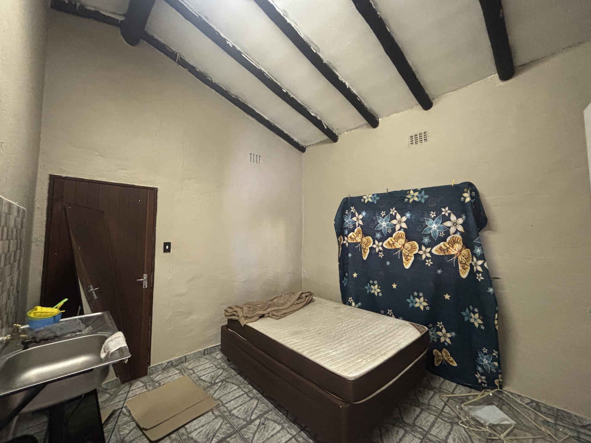 Flatlet of property in Lambton Gardens