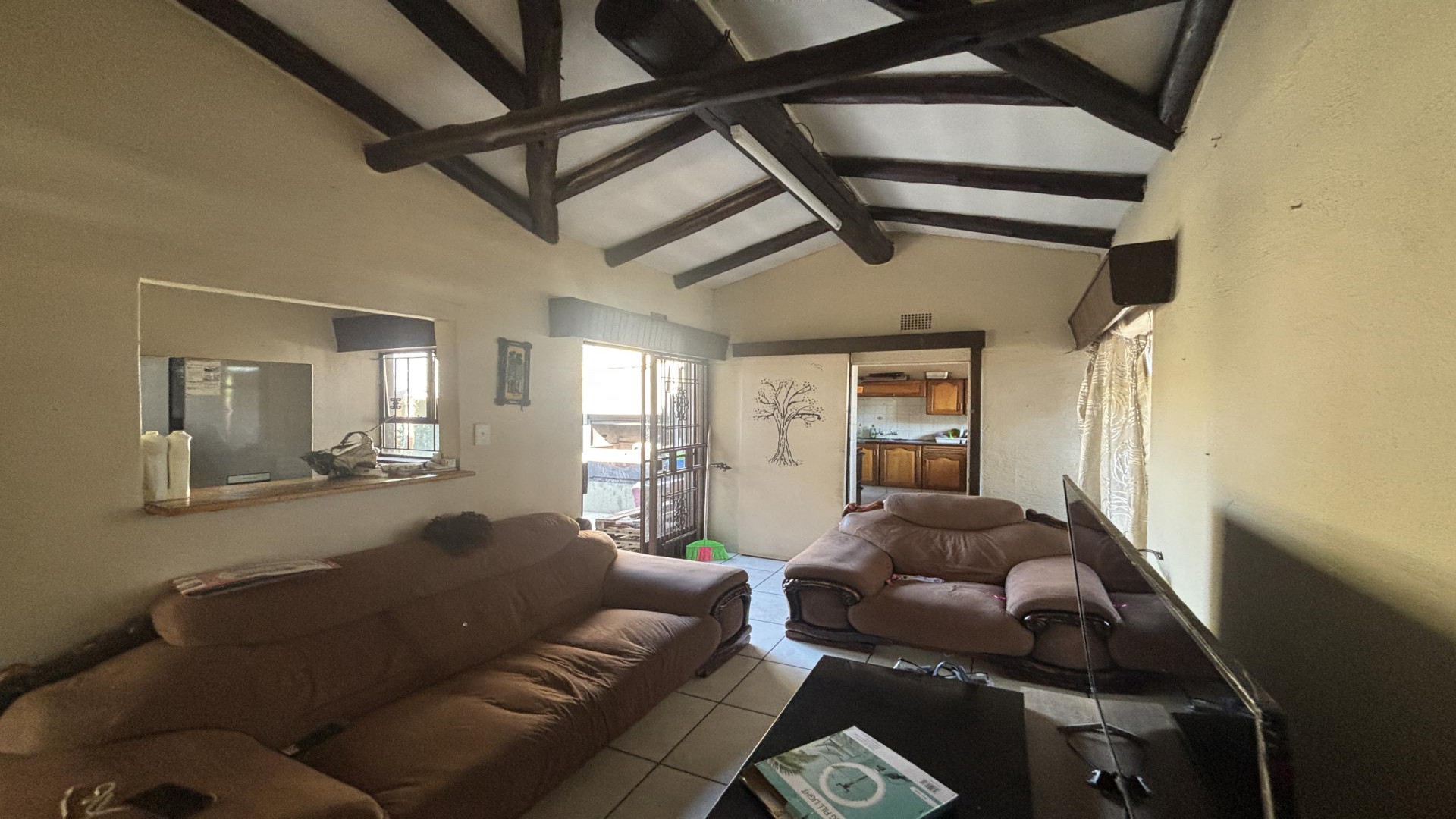 Flatlet of property in Lambton Gardens