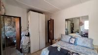 Main Bedroom - 18 square meters of property in Lambton Gardens