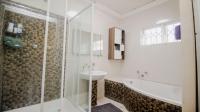 Bathroom 1 of property in Bulwer (Dbn)