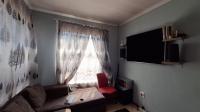 Lounges - 13 square meters of property in Alliance