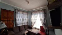 Lounges - 13 square meters of property in Alliance
