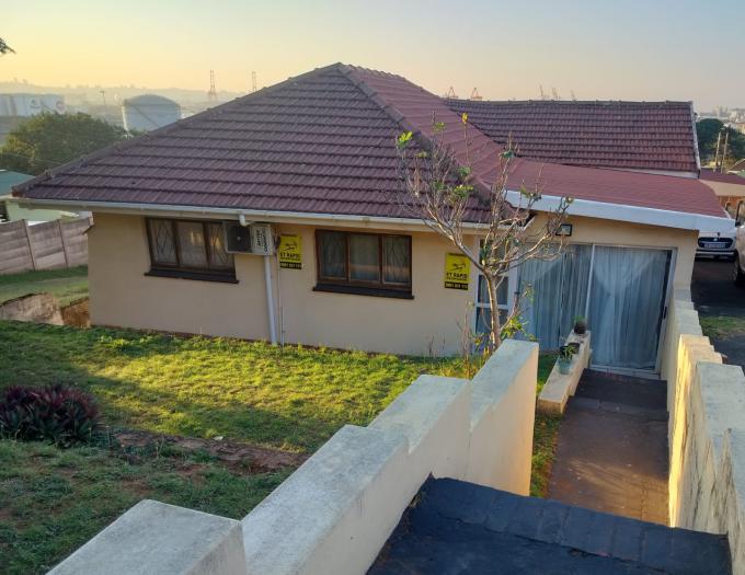 4 Bedroom House for Sale For Sale in Bluff - MR718548