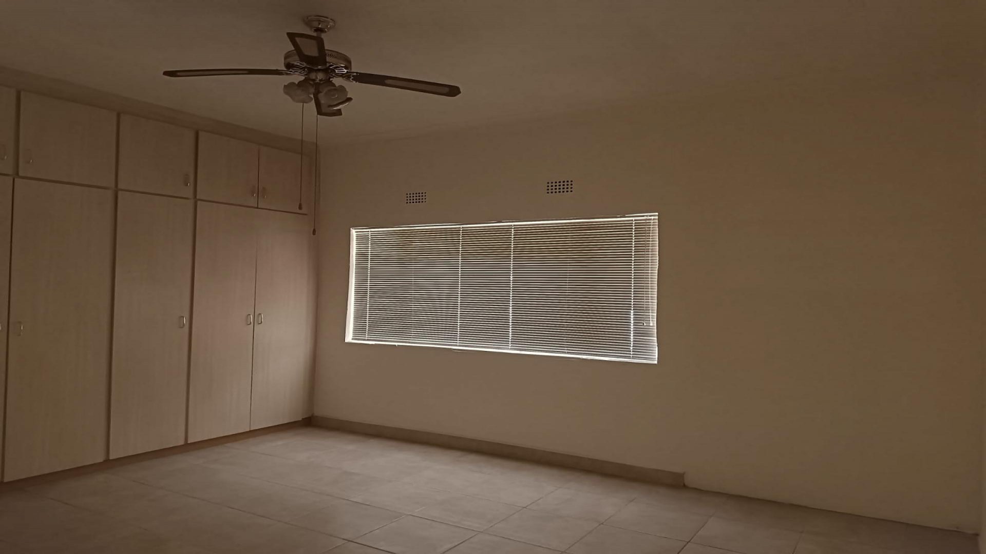 Bed Room 1 of property in Randfontein