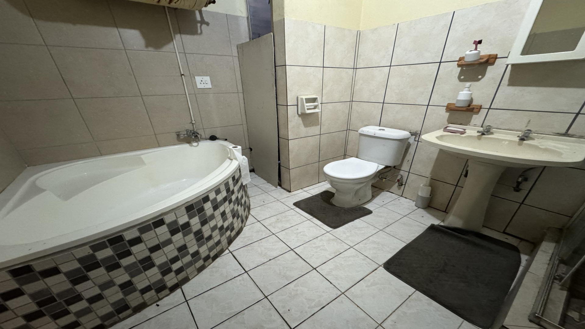 Bathroom 2 of property in Polokwane
