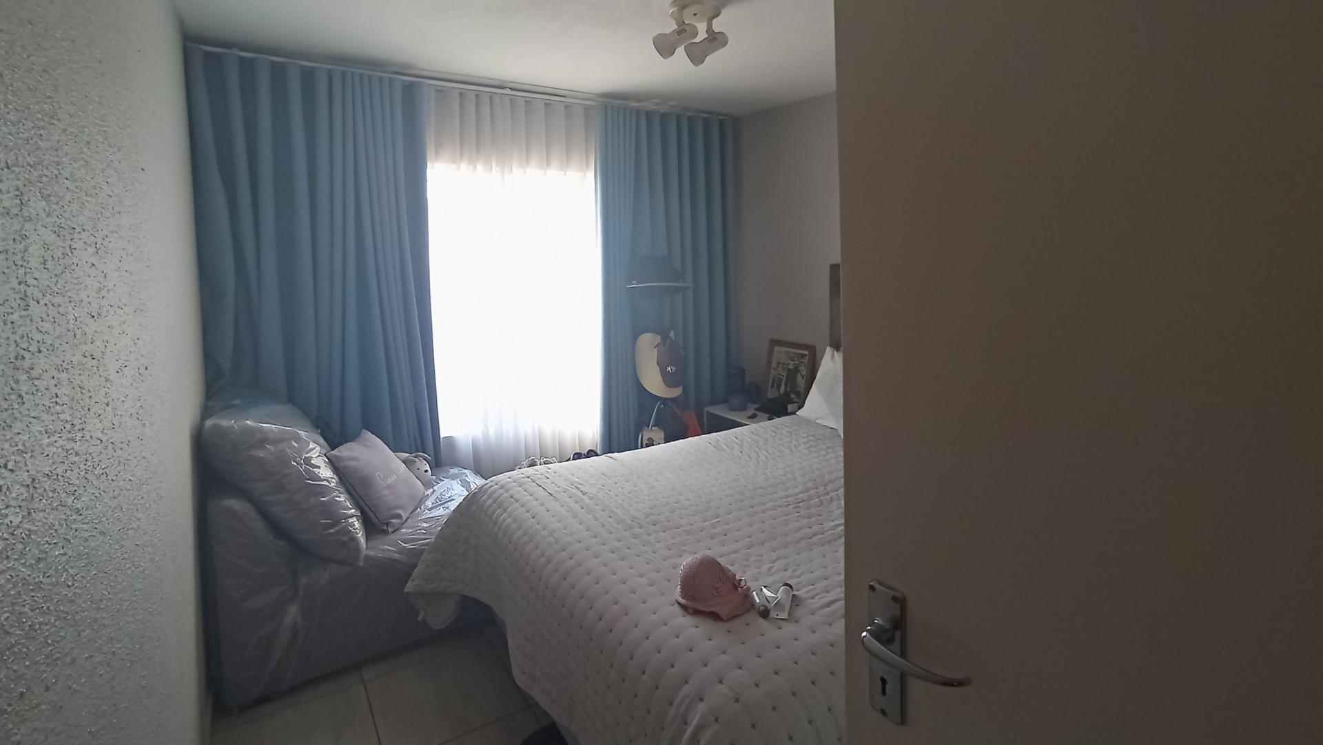 Bed Room 1 - 11 square meters of property in Clarina