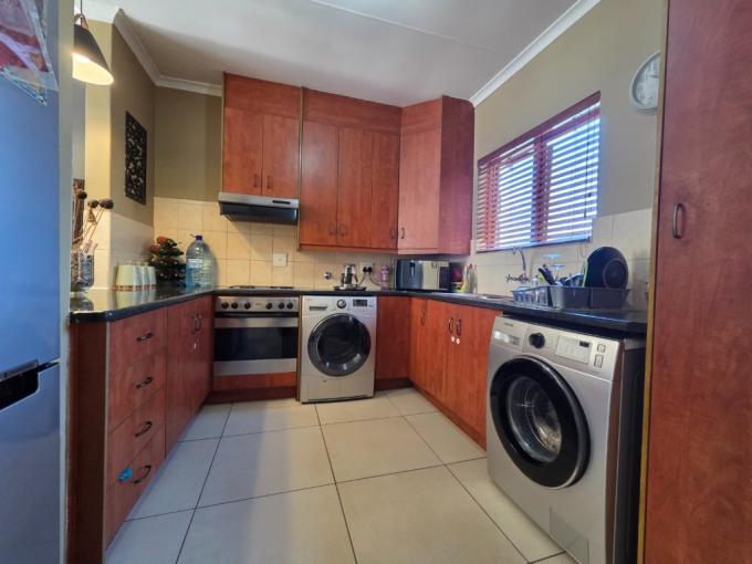 2 Bedroom Apartment for Sale For Sale in Meyersdal - MR718640