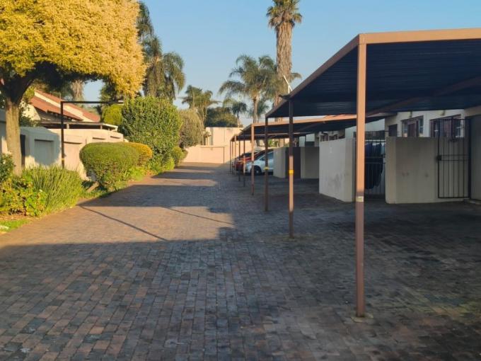 2 Bedroom Simplex for Sale For Sale in Bergbron - MR718643