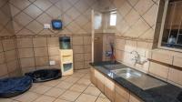 Bathroom 3+ of property in Doornpoort