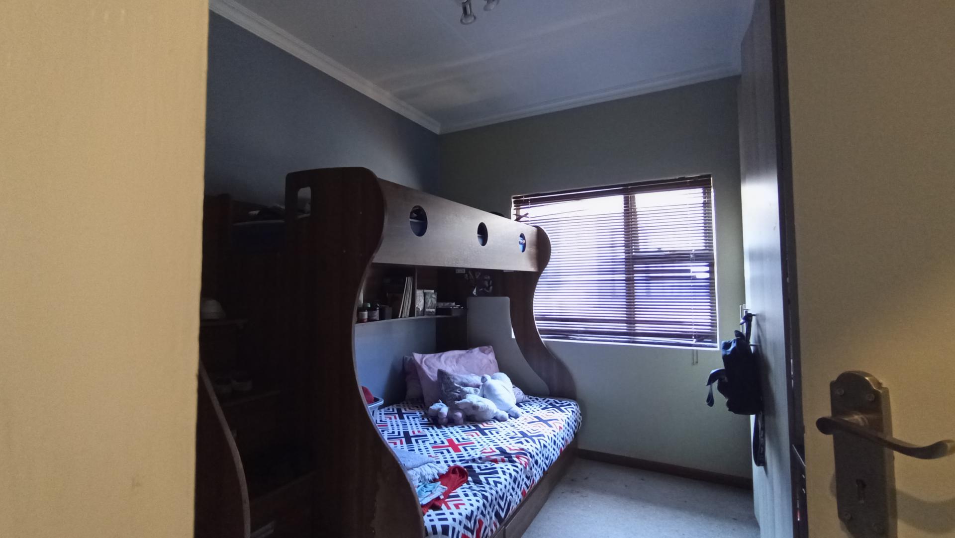 Bed Room 1 - 9 square meters of property in Noordwyk