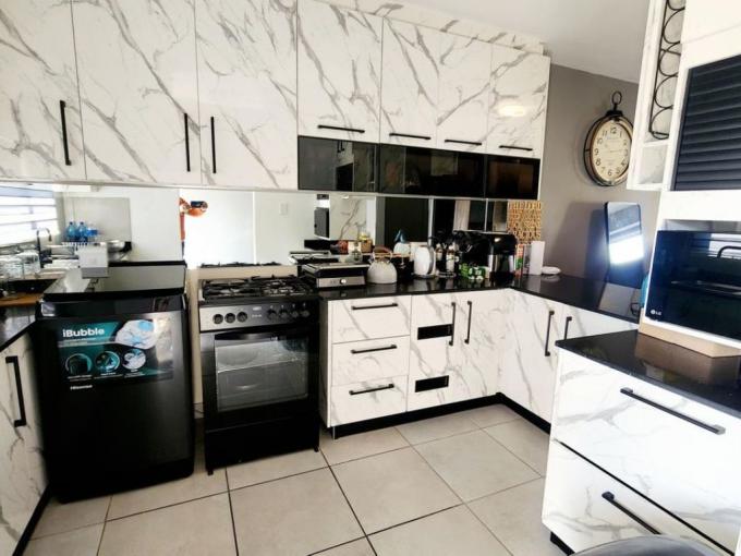 2 Bedroom Apartment for Sale For Sale in Mount Edgecombe  - MR718719