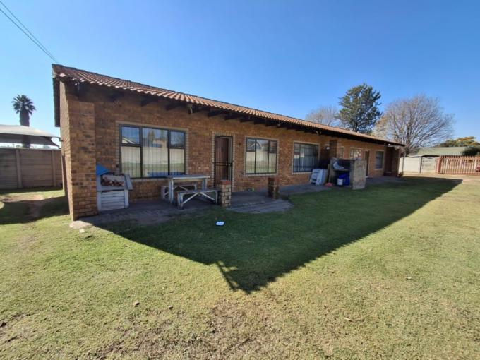 6 Bedroom House for Sale For Sale in Rensburg - MR718733