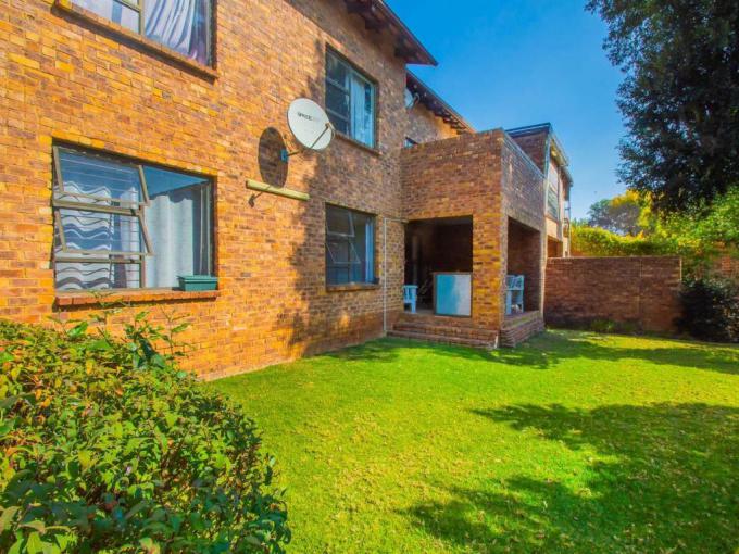 3 Bedroom Apartment for Sale For Sale in North Riding A.H. - MR718754