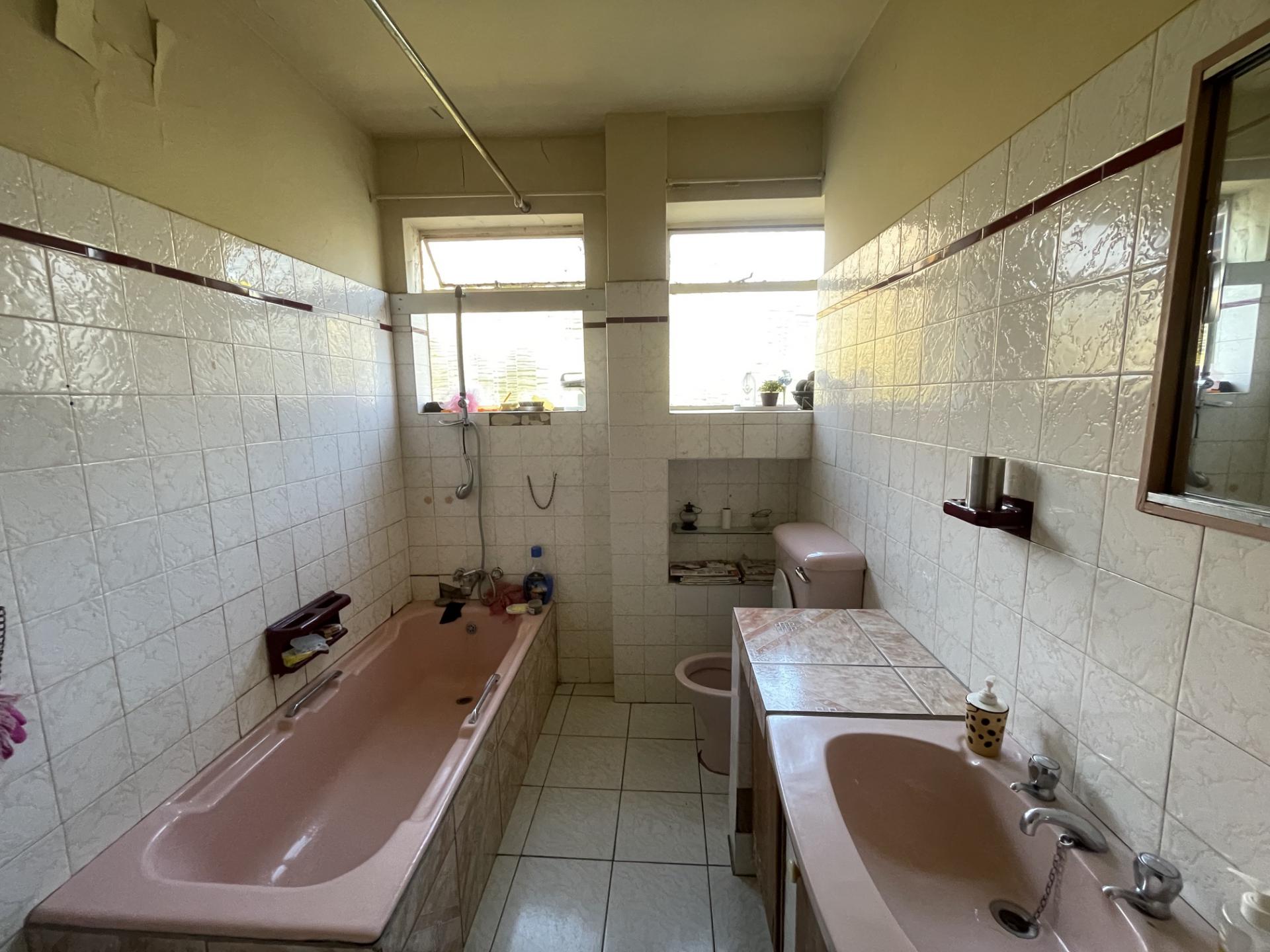  of property in Sunnyside