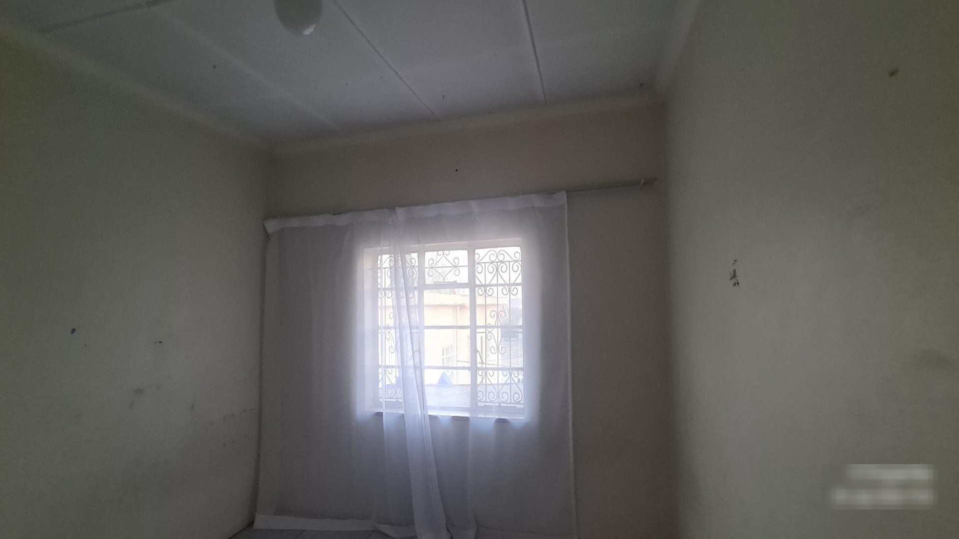 Bed Room 1 of property in Elsburg