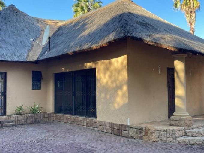 3 Bedroom House to Rent in Rustenburg North - Property to rent - MR718837