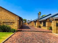3 Bedroom 2 Bathroom Simplex for Sale for sale in Brackenhurst