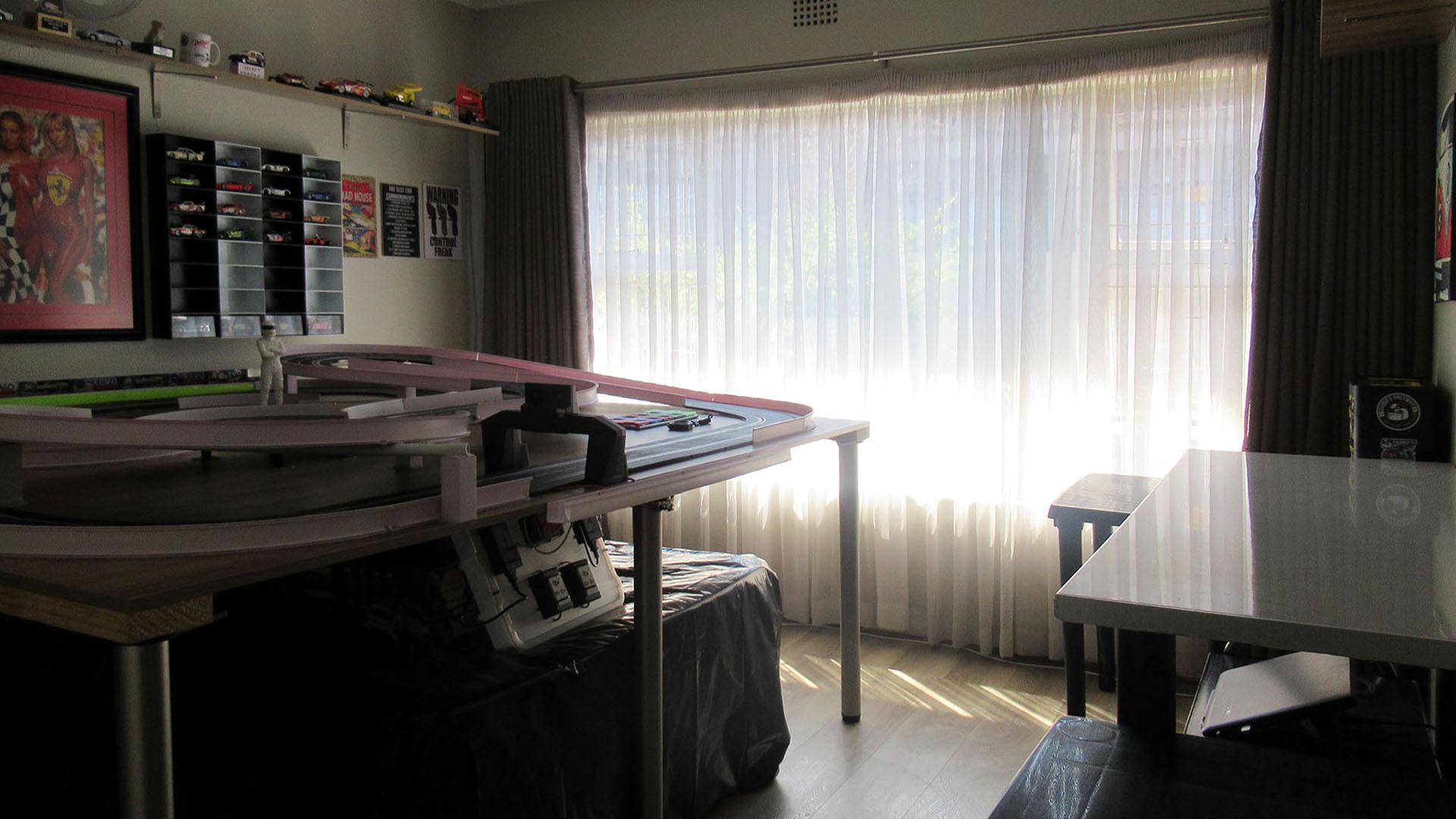 Main Bedroom - 23 square meters of property in Roodekrans